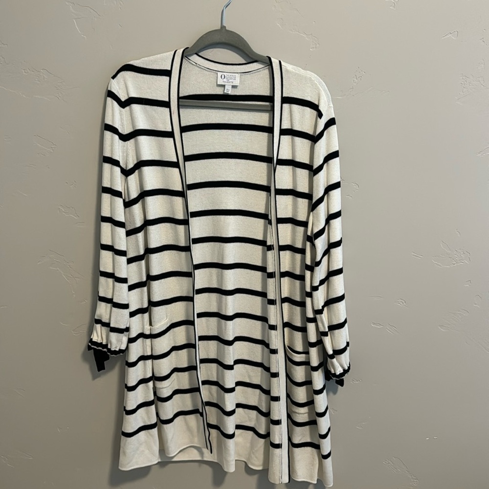 The Oprah magazine collection for Talbots long cardigan in an XL. Petite.  EUC